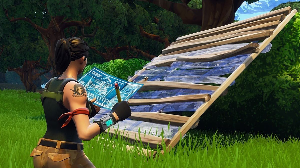 Jugador de Fortnite construyendo